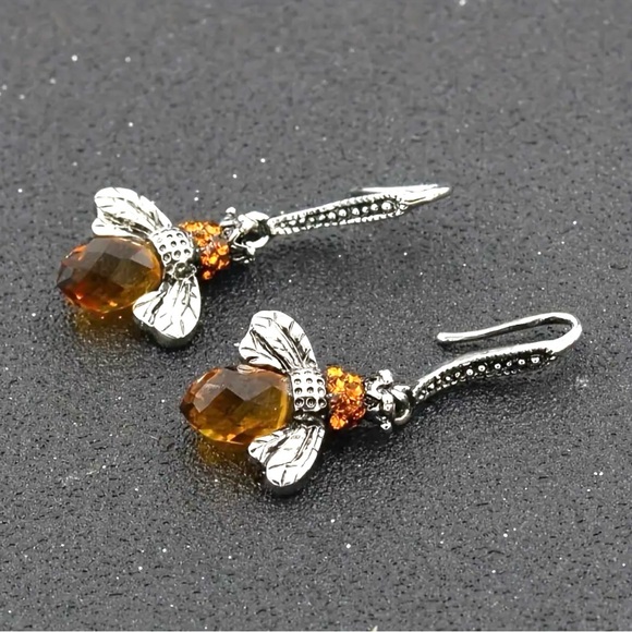 “Amber Abdomen Queen Bee” Faceted Tomenta Bumblebee Honeybee Victorian Earrings - Picture 5 of 16